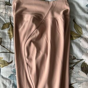 Alphalete Women's Blush aura leggings